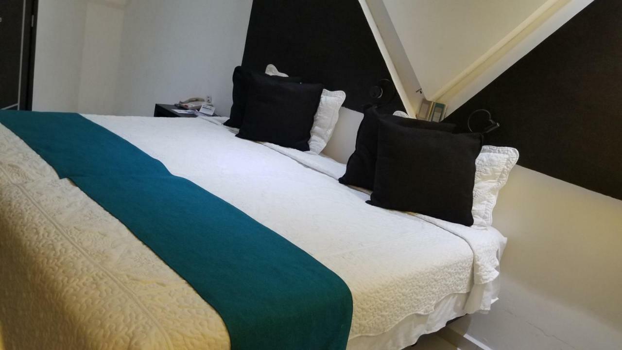 Hotel Dluxe Сан Хуан де лос Лагос Екстериор снимка