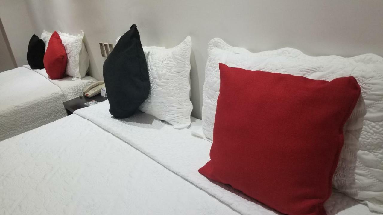 Hotel Dluxe Сан Хуан де лос Лагос Екстериор снимка