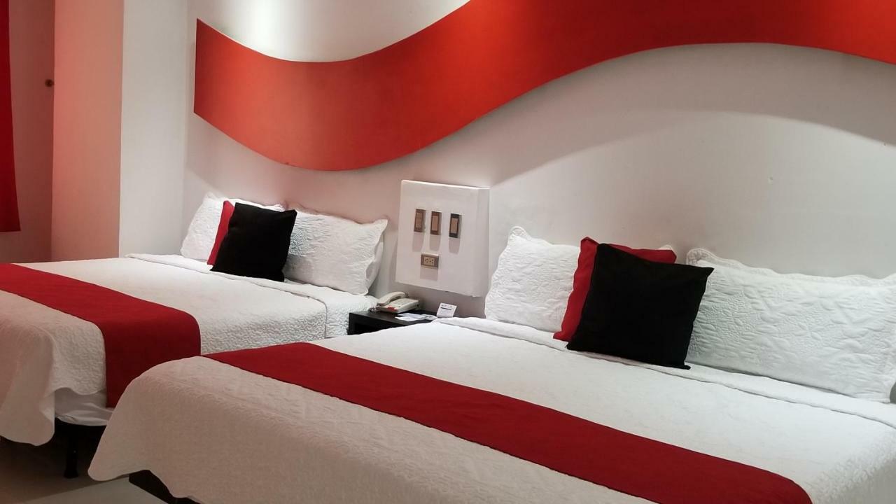 Hotel Dluxe Сан Хуан де лос Лагос Екстериор снимка