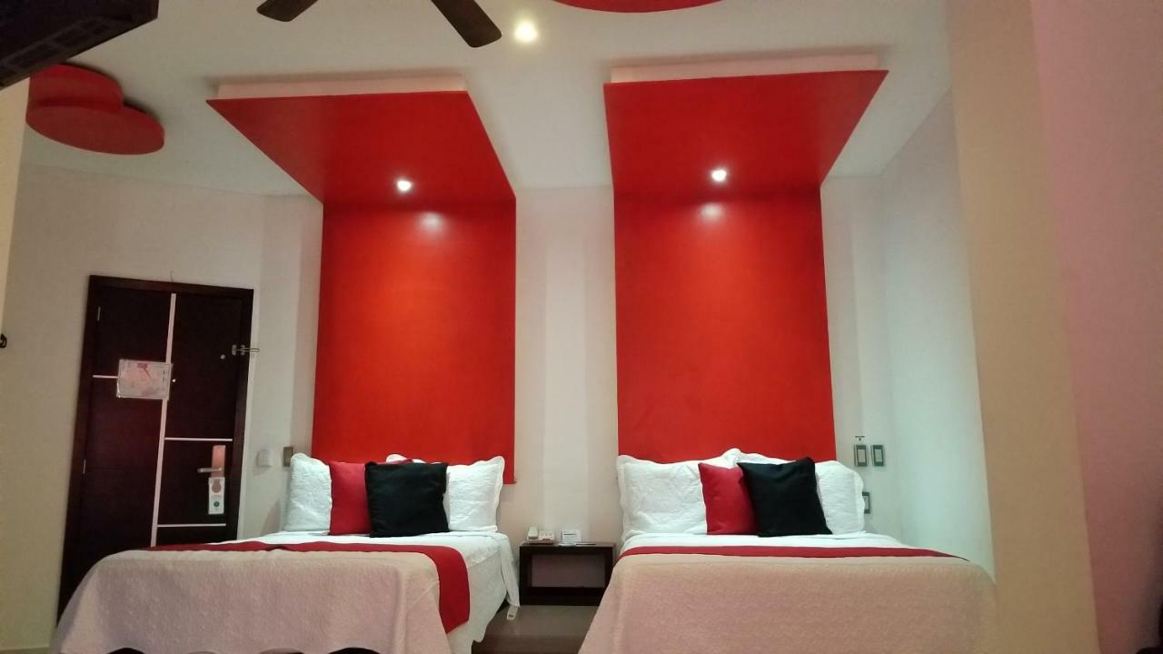 Hotel Dluxe Сан Хуан де лос Лагос Екстериор снимка