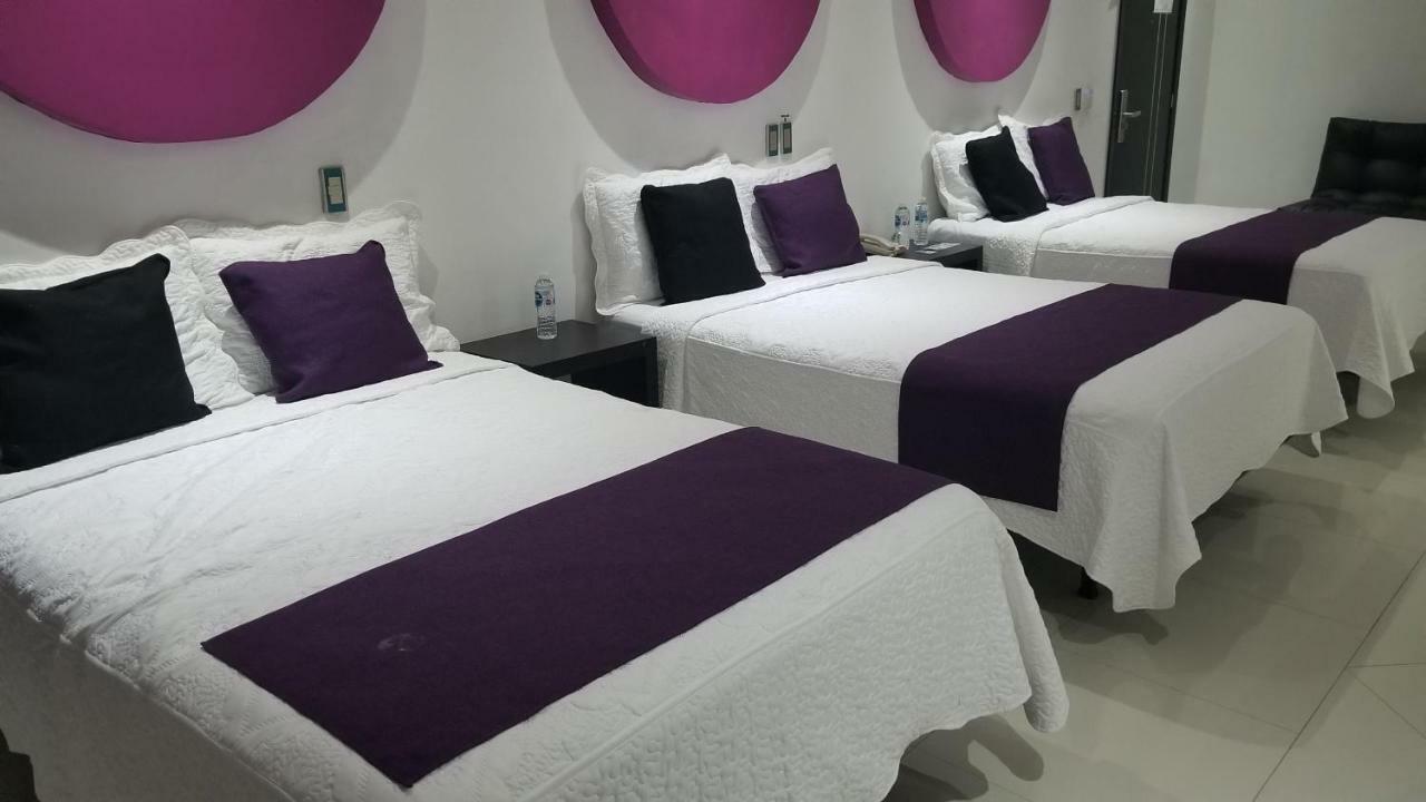 Hotel Dluxe Сан Хуан де лос Лагос Екстериор снимка